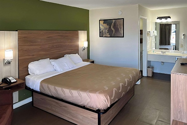 Quality Inn image 5